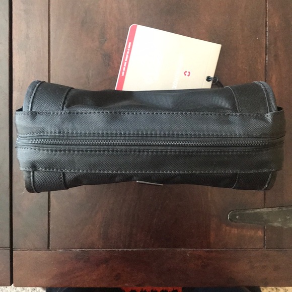 victorinox dopp kit